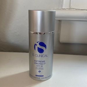 iS Clinical Extreme Protectant SPF 30